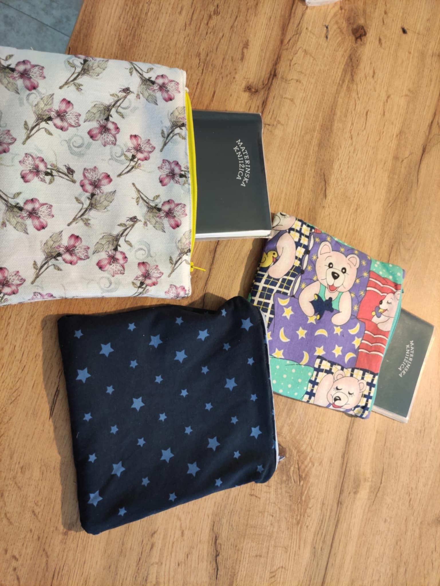 Torbica za materinsko knjižico